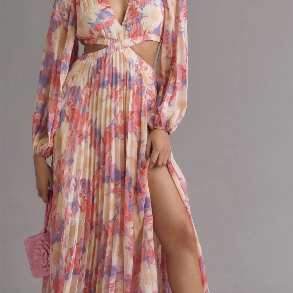 Astr Revert long sleeve cut out maxi - Picture 3 of 3